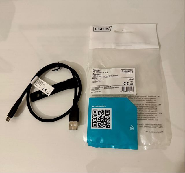 GP Power Bank and USB to USB C cable