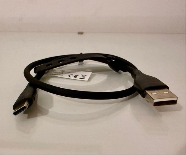 GP Power Bank and USB to USB C cable