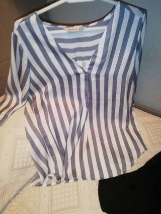 BLUSA  Stradivarius : 5€
