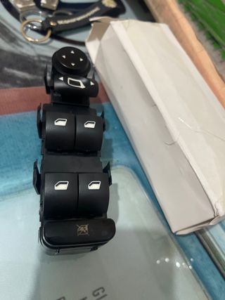 Botonera elevalunas c4