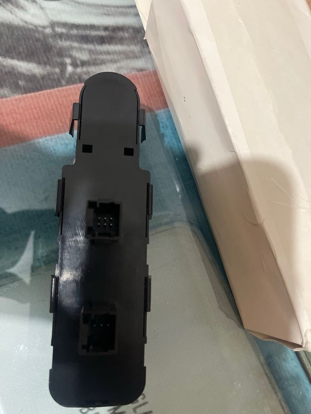 Botonera elevalunas c4