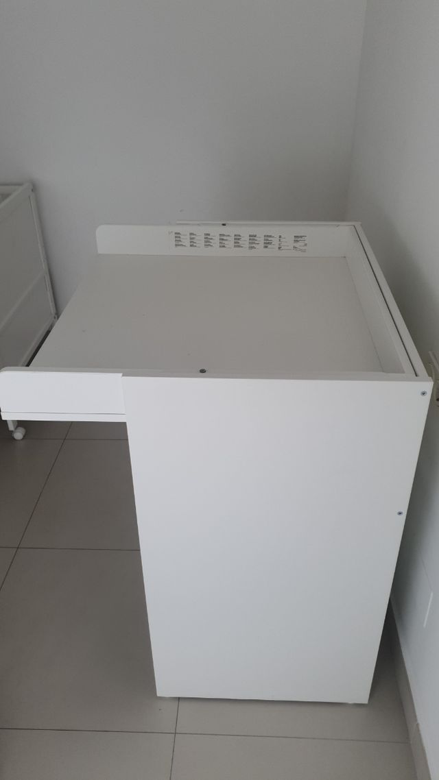 Cambiador para bebe comvertible en pupitre