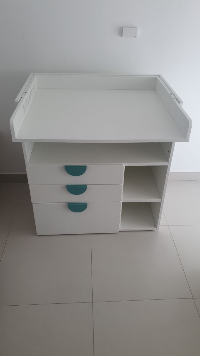 Cambiador para bebe comvertible en pupitre