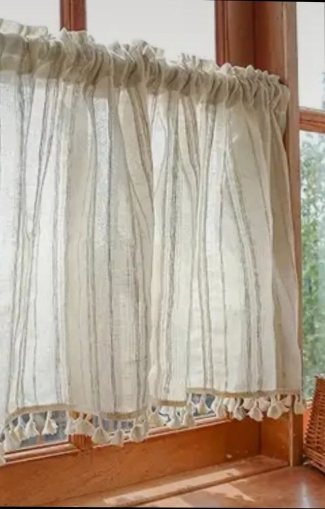 Cortina con puntilla