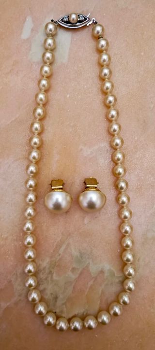 COLLAR DE PERLAS MAJORICA CON PENDIENTES