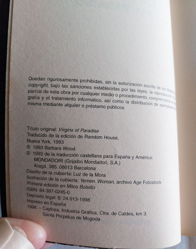 Las Virgenes Del Paraiso (Cronica de una vida desgarrada entre dos mundos., Mitos de Bolsillo.)