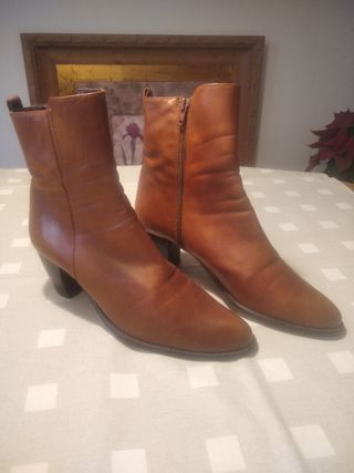Botines Malipiu de piel. 38.