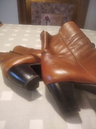 Botines Malipiu de piel. 38.