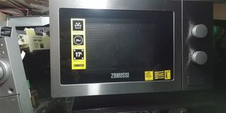 Microondas de inox  Zanussi