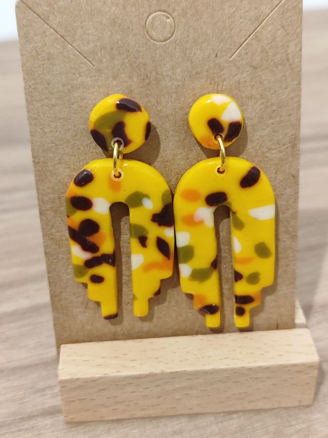 Pendientes miscelánea hechos a mano