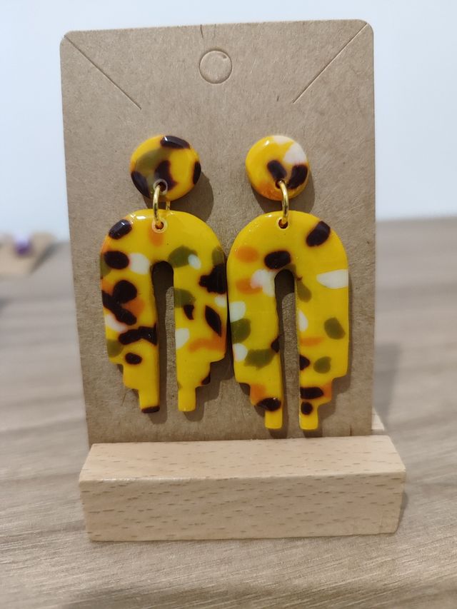 Pendientes miscelánea hechos a mano