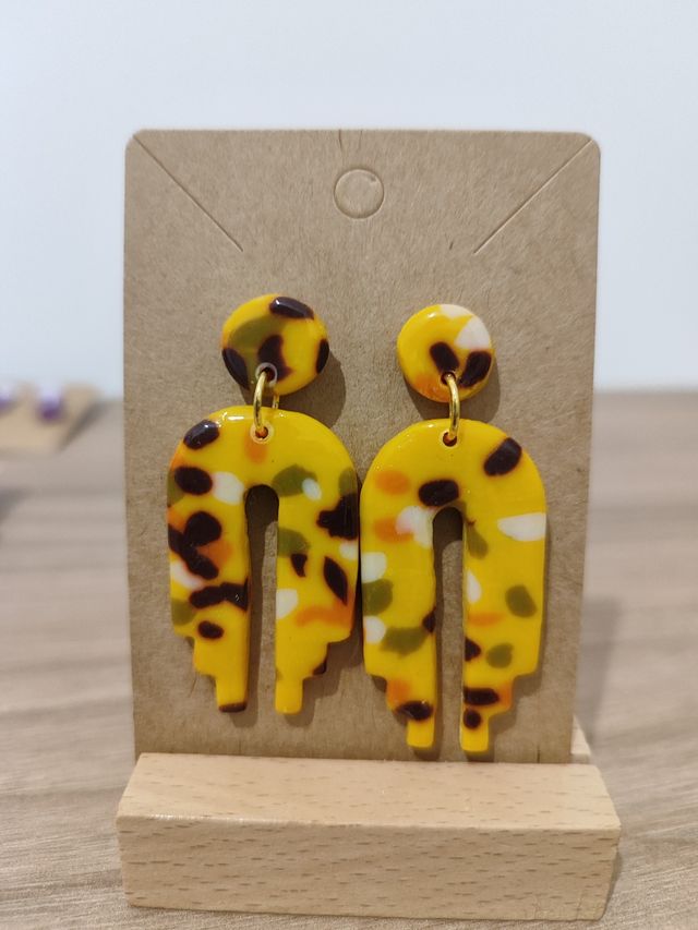 Pendientes miscelánea hechos a mano