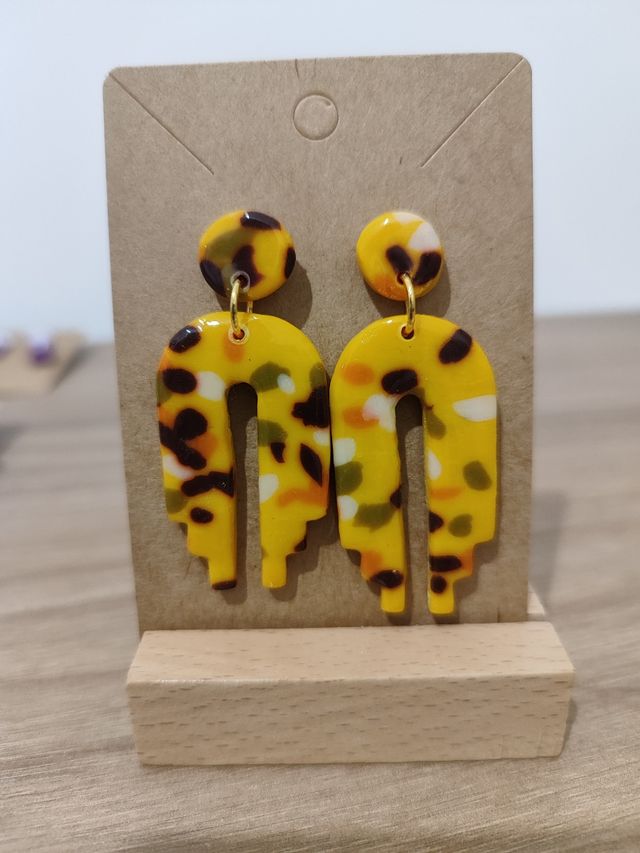 Pendientes miscelánea hechos a mano