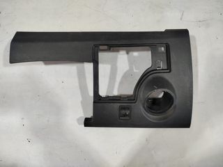 Guantera seat ibiza 6p1
