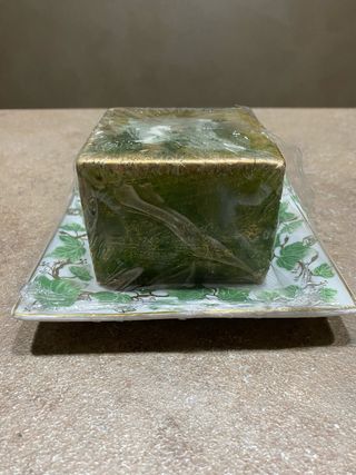 Piattino con candela quadrata