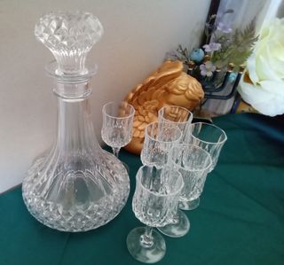 Garrafa licor cristal d'arques e copos