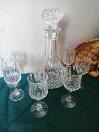 Garrafa licor cristal d'arques e copos