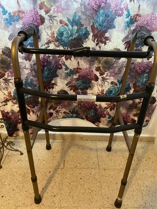 Andador pegable de aluminio