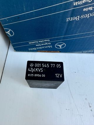 0015457705 relè Mercedes W124 W201 