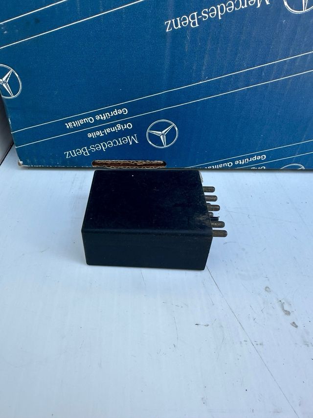 0015457705 relè Mercedes W124 W201