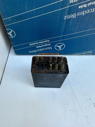 0015457705 relè Mercedes W124 W201 