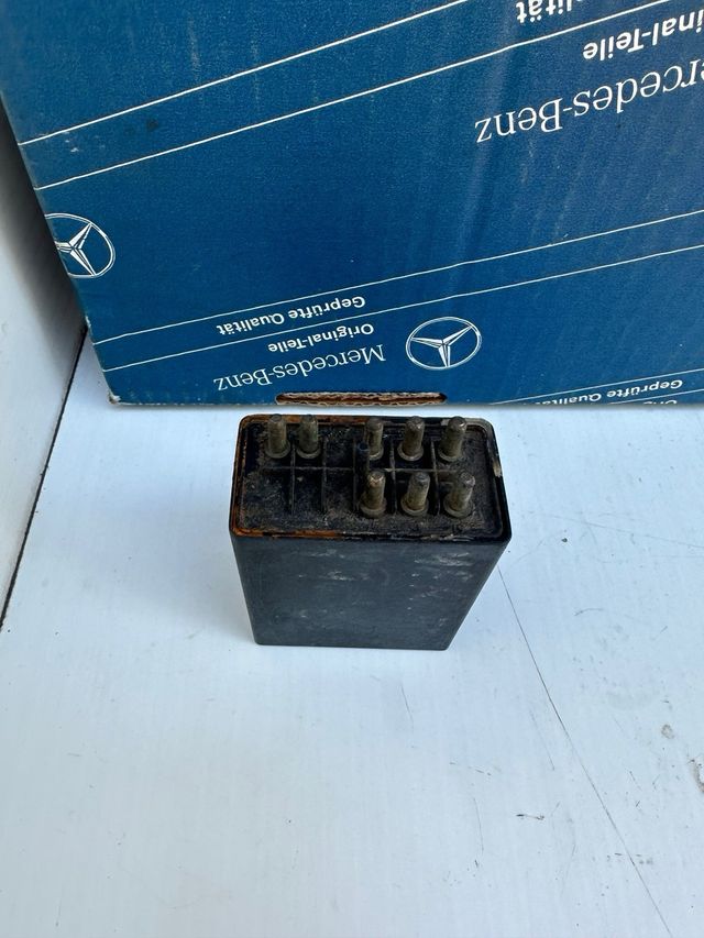 0015457705 relè Mercedes W124 W201