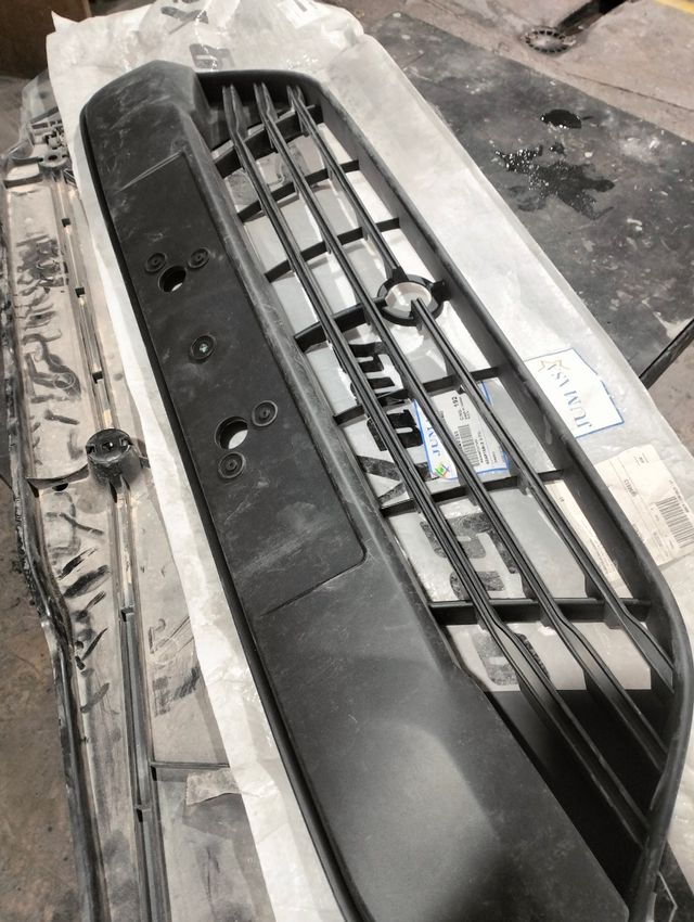 Rejilla delantera Ford Transit Custom