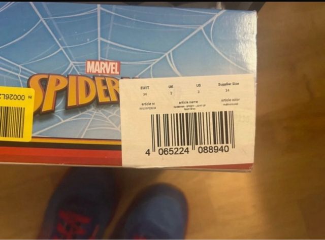 Zapatillas Spiderman con luces talla 34