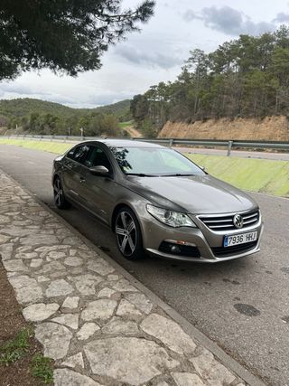 Volkswagen Passat CC 2011