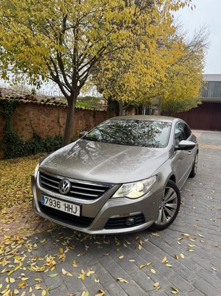 Volkswagen Passat CC 2011