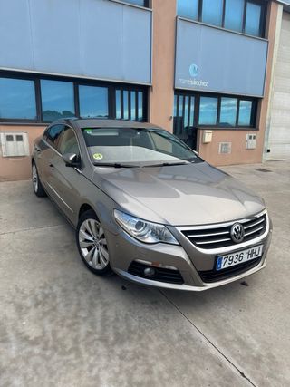 Volkswagen Passat CC 2011