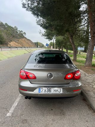 Volkswagen Passat CC 2011