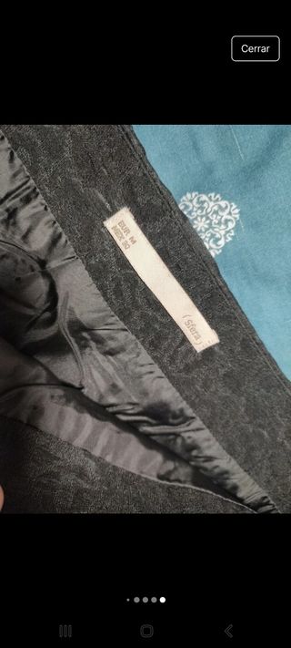 Falda negra estampada