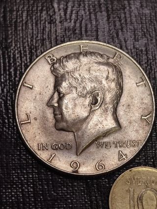 Plata.Dos monedas del Mundo