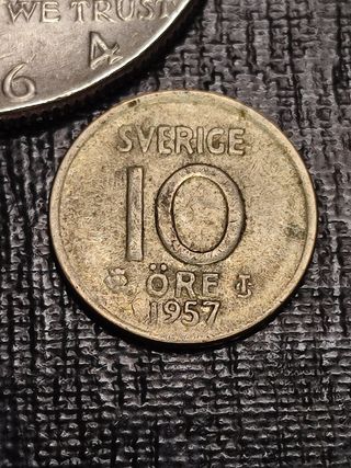 Plata.Dos monedas del Mundo