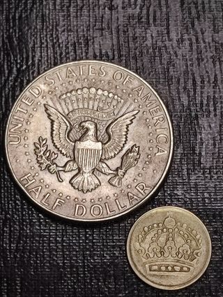 Plata.Dos monedas del Mundo
