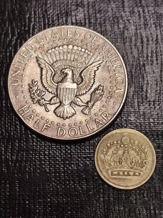 Plata.Dos monedas del Mundo