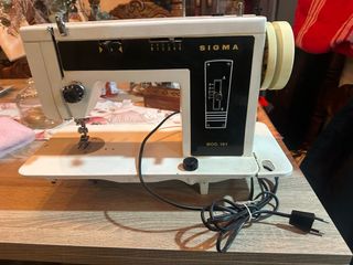 Maquina de coser antigua