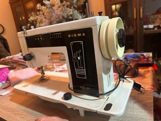 Maquina de coser antigua