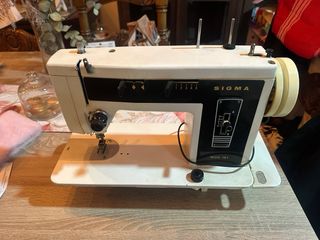 Maquina de coser antigua