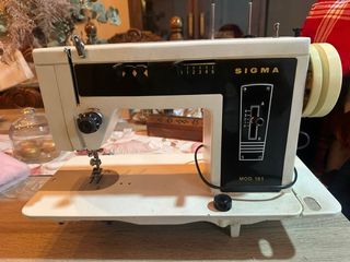 Maquina de coser antigua