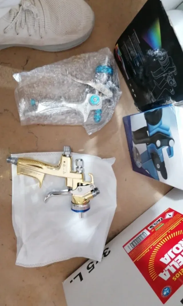 Pistolas de automoción de imitación. 