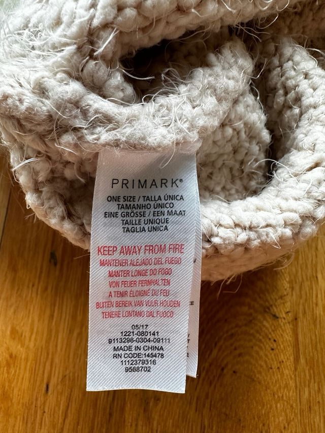 Gorro con pompon nuevo