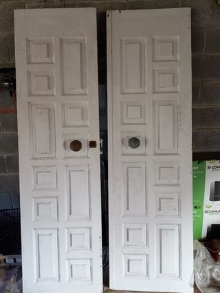 Puerta madera maciza