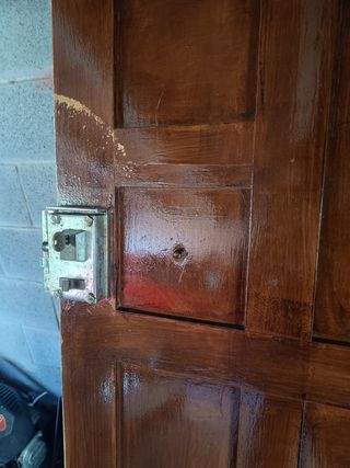 Puerta madera maciza