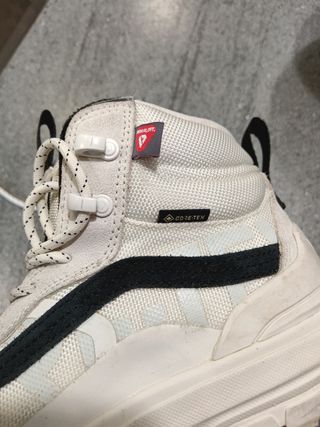Zapatillas Vans Ultrarenge blancas