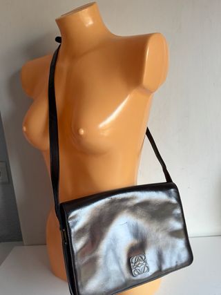 Loewe bolso bandolera de piel.