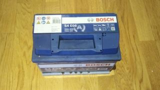Batería Bosch S4 E08 70 Ah y 760 A