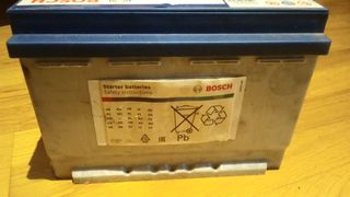 Batería Bosch S4 E08 70 Ah y 760 A