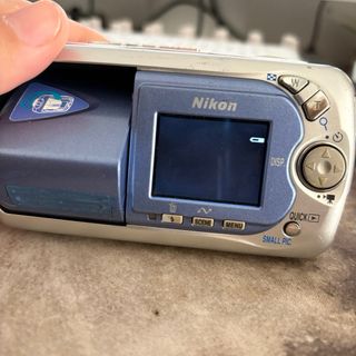 Camara digital Nikon Coolpix 2500 RARA